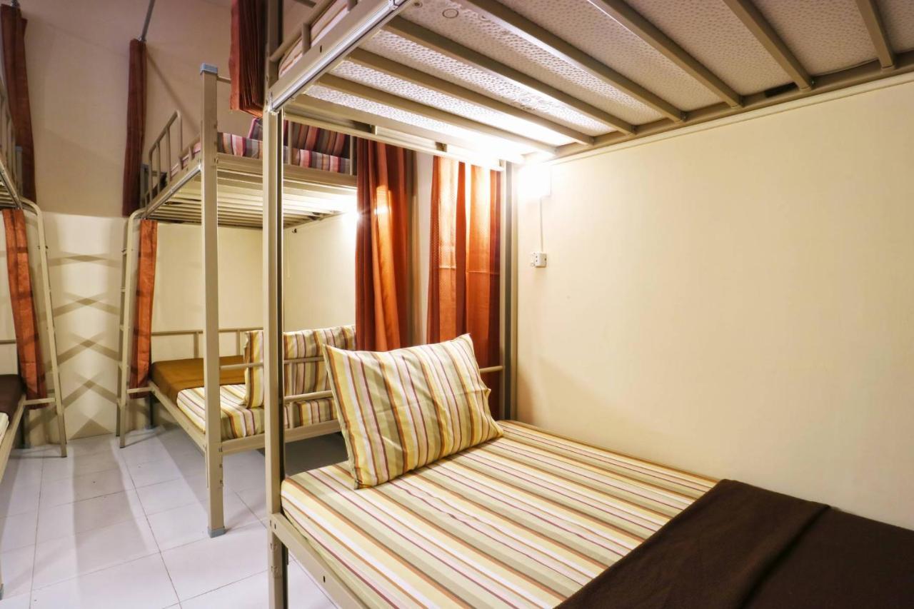 Pondok Backpacker City Square Malang Bagian luar foto