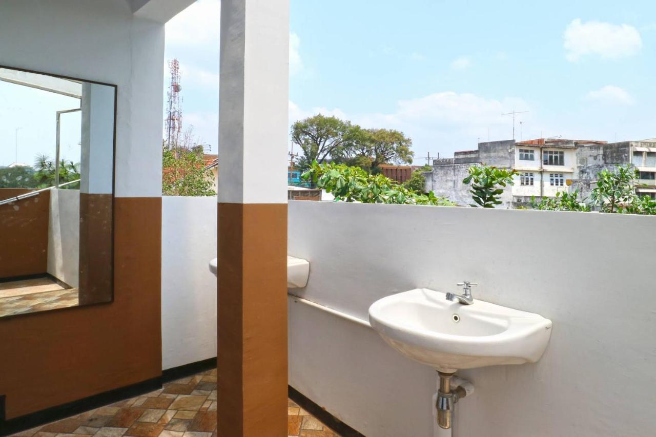Pondok Backpacker City Square Malang Bagian luar foto