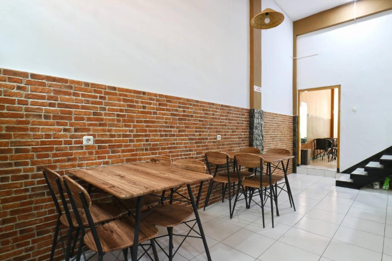 Pondok Backpacker City Square Malang Bagian luar foto